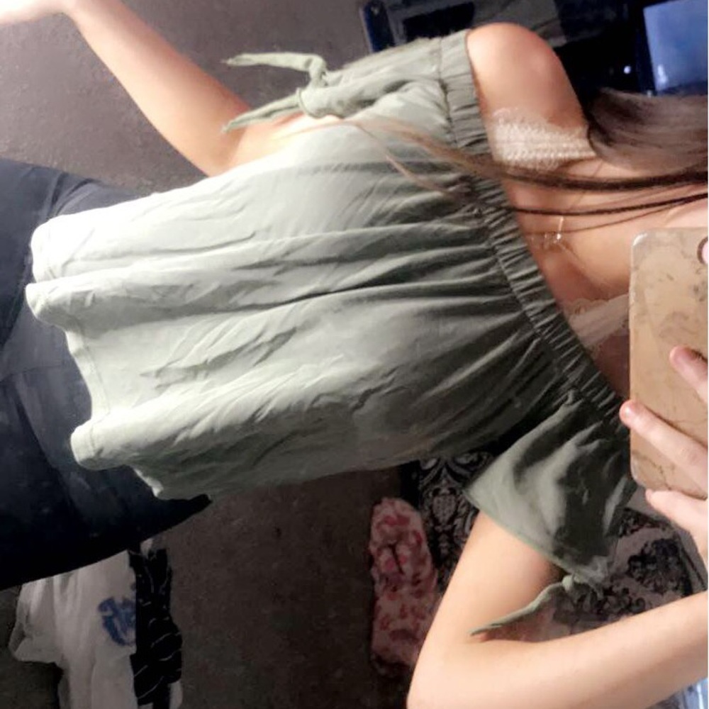 Green Cute Off The Shoulder Top!
